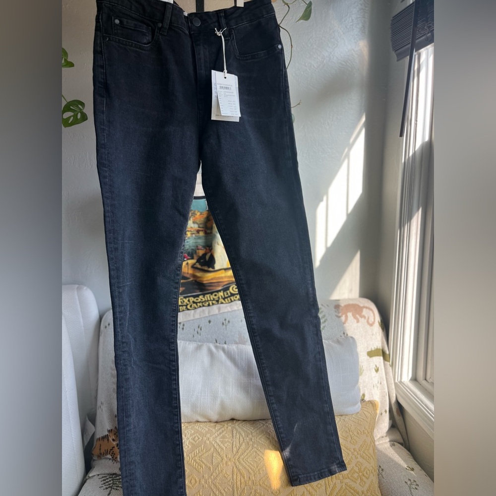 Armedangels tally high-rise, skinny fit black jeans.